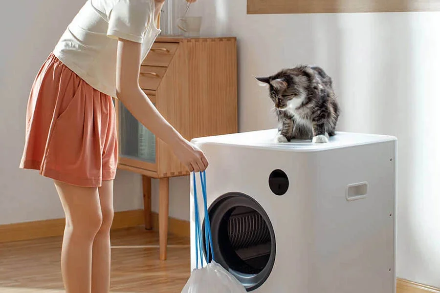 electric self cleaning litter box